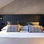 Heritage 4*