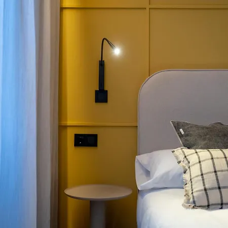 Heritage מלון דירות 4*