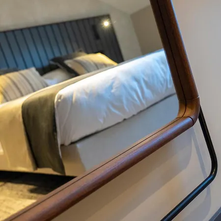 Heritage מלון דירות 4*